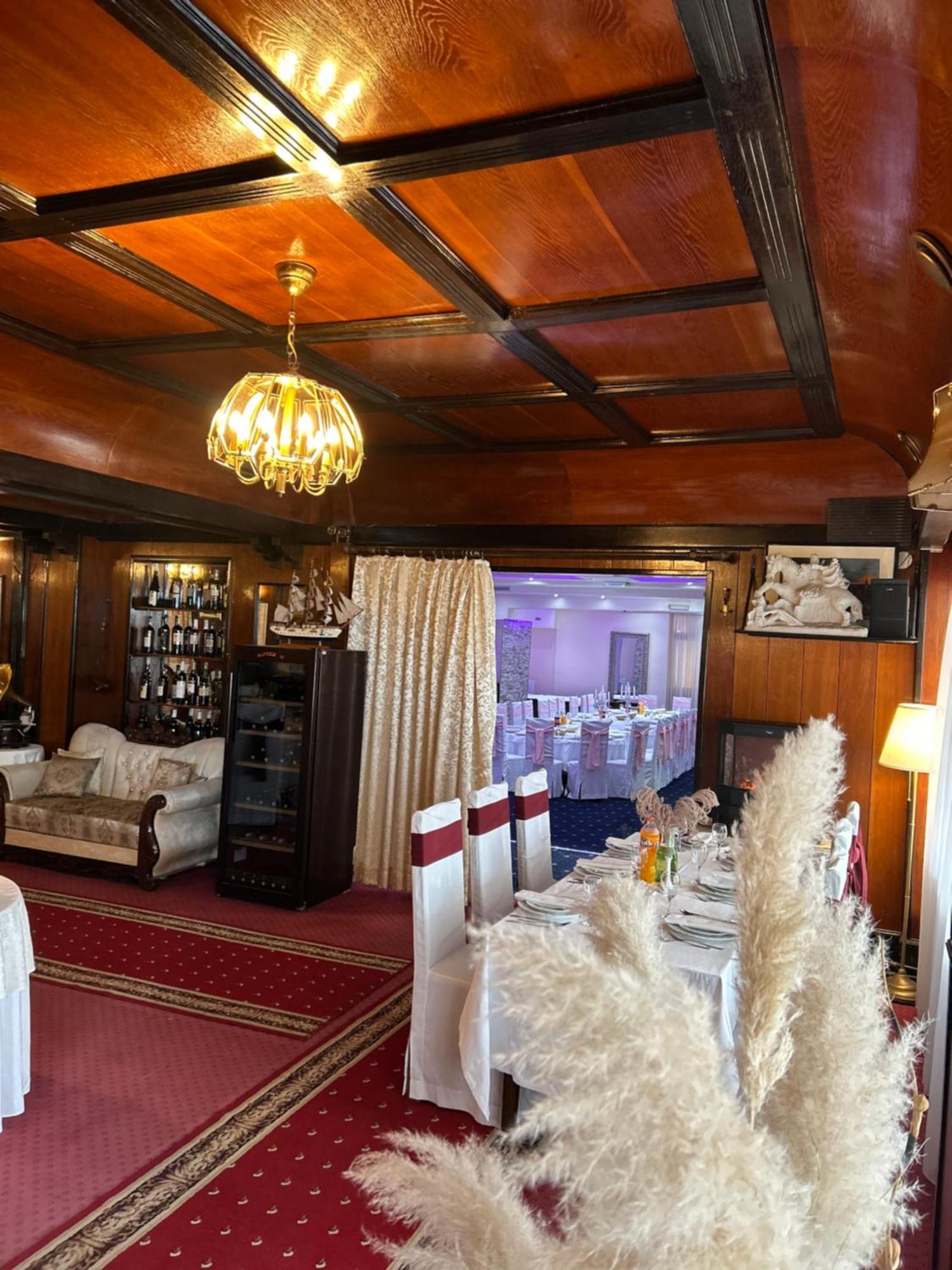 Hotel Martini Zagreb Hotel And Restaurant セスヴェテ エクステリア 写真