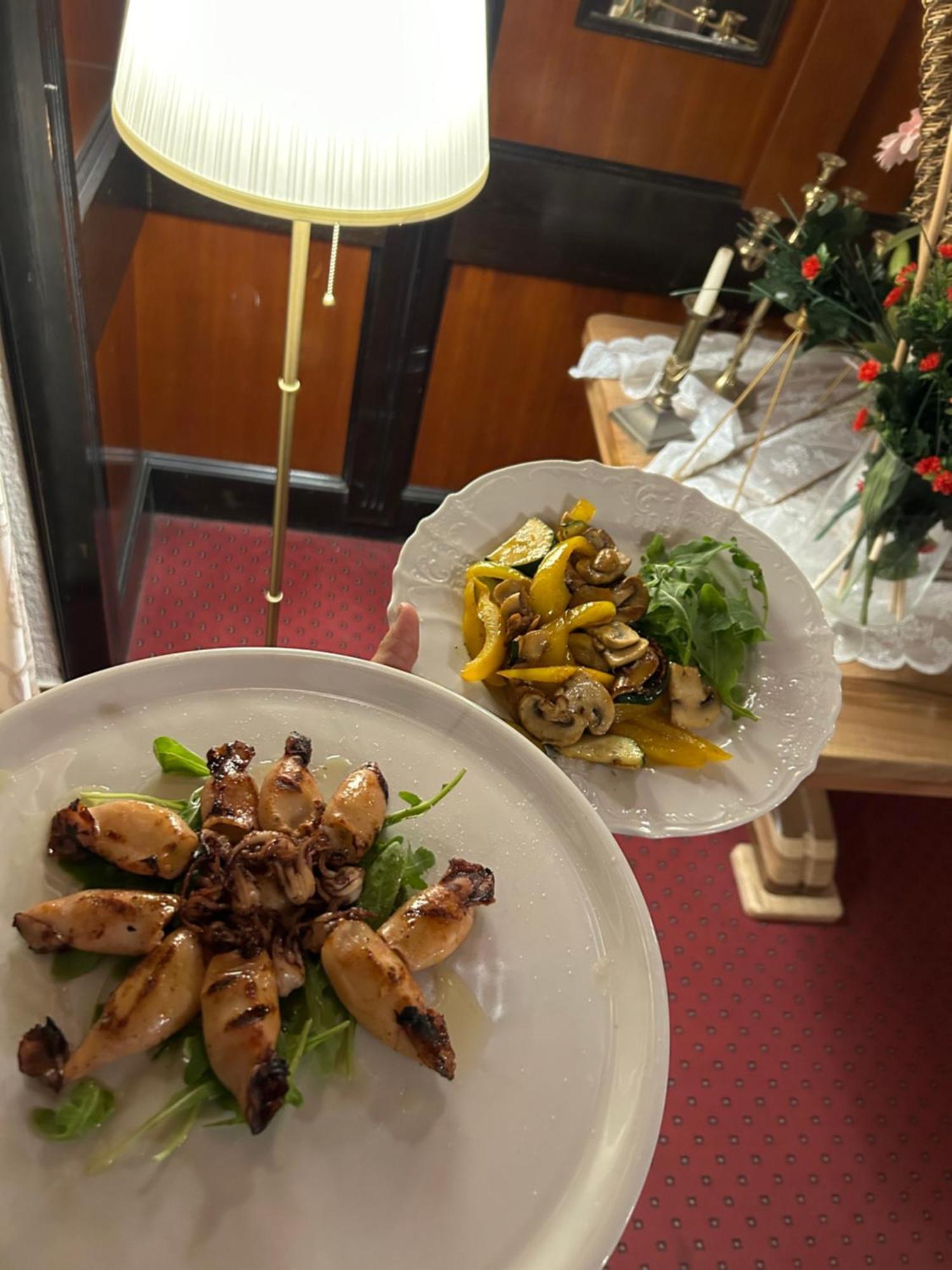 Hotel Martini Zagreb Hotel And Restaurant セスヴェテ エクステリア 写真